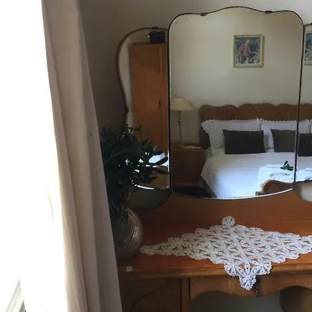 Retro Apartman Hriszí Aktí Haniá