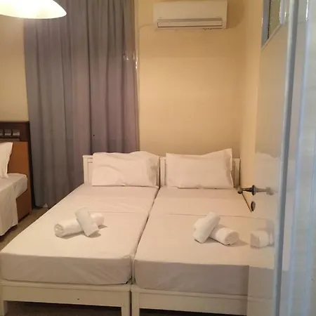 Retro Apartman Hriszí Aktí Haniá