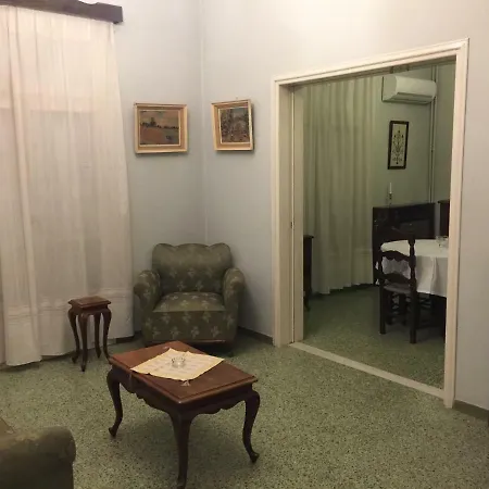 Retro Apartman Hriszí Aktí Haniá